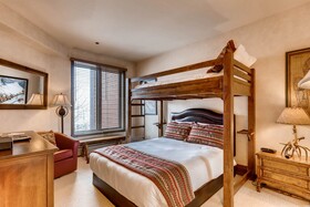 Highlands Lodge