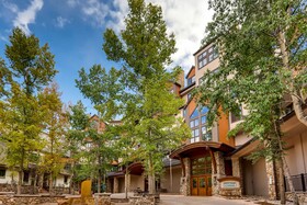 Highlands Lodge