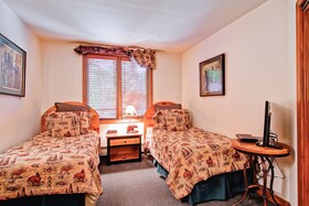 Highlands Lodge