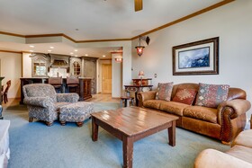 Highlands Lodge