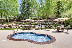 Highlands Lodge