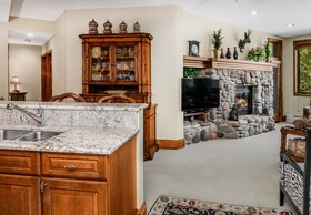 Highlands Lodge