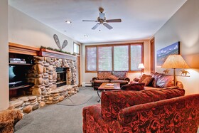 Highlands Lodge