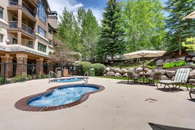 Highlands Lodge