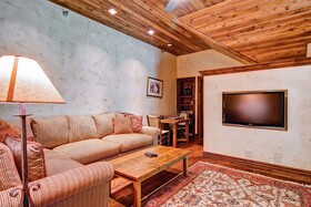 Highlands Lodge