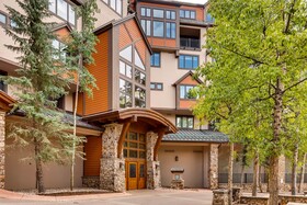 Highlands Lodge