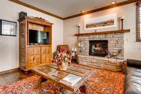 Highlands Lodge