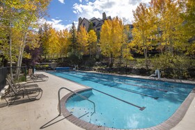 Highlands Lodge