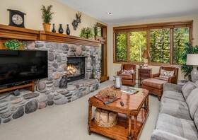 Highlands Lodge