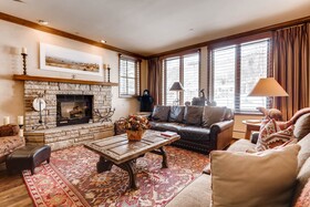 Highlands Lodge
