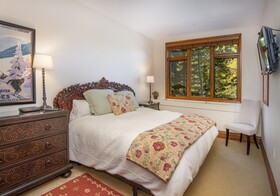 Highlands Lodge
