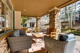 Highlands Lodge