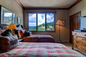 Highlands Lodge