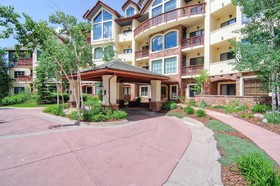 Oxford Court at Beaver Creek