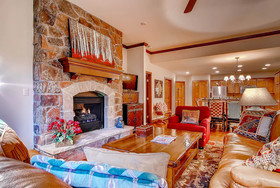 Oxford Court by Beaver Creek Mountain Lodging