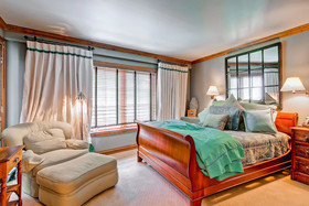 Oxford Court by Beaver Creek Mountain Lodging