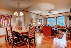 Oxford Court by Beaver Creek Mountain Lodging