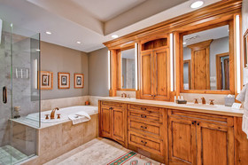 Oxford Court by Beaver Creek Mountain Lodging