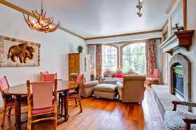 Oxford Court by Beaver Creek Mountain Lodging