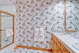 Oxford Court by Beaver Creek Mountain Lodging