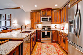 Oxford Court by Beaver Creek Mountain Lodging