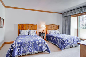 Oxford Court by Beaver Creek Mountain Lodging