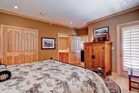 Oxford Court by Beaver Creek Mountain Lodging