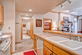 Oxford Court by Beaver Creek Mountain Lodging