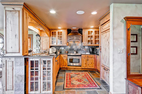 Oxford Court by Beaver Creek Mountain Lodging