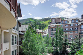 Oxford Court by Beaver Creek Mountain Lodging