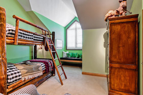 Oxford Court by Beaver Creek Mountain Lodging