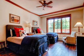 Oxford Court by Beaver Creek Mountain Lodging