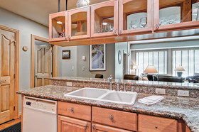 Oxford Court by Beaver Creek Mountain Lodging