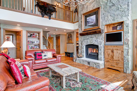 Oxford Court by Beaver Creek Mountain Lodging