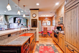 Oxford Court by Beaver Creek Mountain Lodging