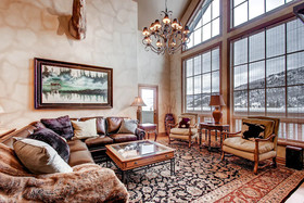 Oxford Court by Beaver Creek Mountain Lodging