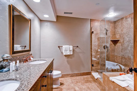 Oxford Court by Beaver Creek Mountain Lodging