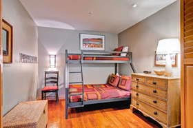 Oxford Court by Beaver Creek Mountain Lodging