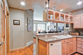 Oxford Court by Beaver Creek Mountain Lodging