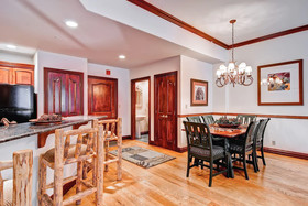 Oxford Court by Beaver Creek Mountain Lodging