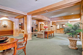 Oxford Court by Beaver Creek Mountain Lodging