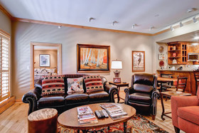 Oxford Court by Beaver Creek Mountain Lodging