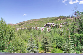 Oxford Court by Beaver Creek Mountain Lodging