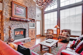 Oxford Court by Beaver Creek Mountain Lodging