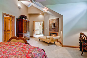 Oxford Court by Beaver Creek Mountain Lodging