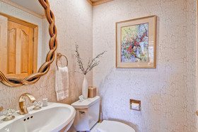 Oxford Court by Beaver Creek Mountain Lodging