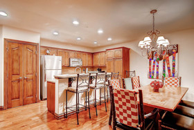 Oxford Court by Beaver Creek Mountain Lodging