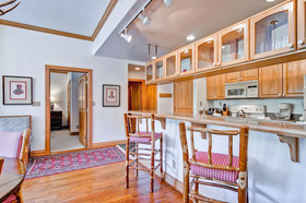 Oxford Court by Beaver Creek Mountain Lodging