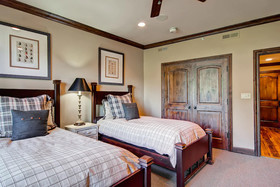 Oxford Court by Beaver Creek Mountain Lodging