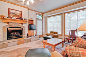 Oxford Court by Beaver Creek Mountain Lodging